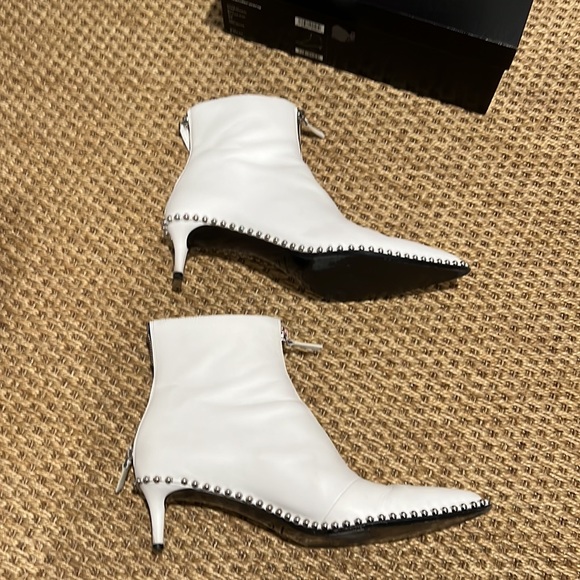 Alexander Wang White low calf booties with kitten heels - Picture 4 of 11